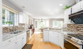 83 Fox Holw 83, Avon, CT 06001