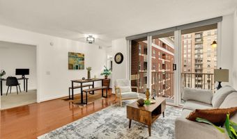 880 N POLLARD St 801, Arlington, VA 22203