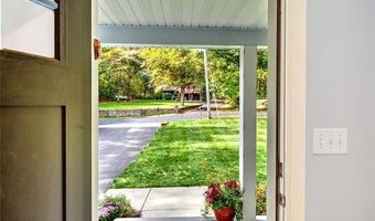 296 Twin Brook Ln, Coventry, RI 02816