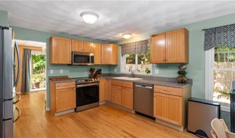 28 Narragansett Rd, Cumberland, RI 02864
