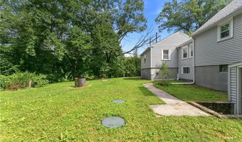 917 Woonsocket Hill Rd, North Smithfield, RI 02896