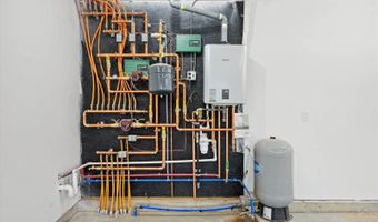 673 Streamside Ave, Hermon, ME 04401