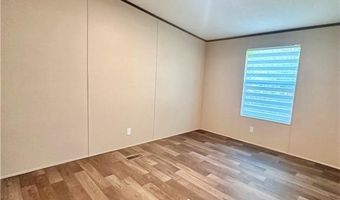 232 S Oak St, Austin, IN 47102