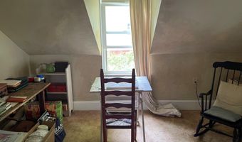 17 James St, Bangor, ME 04401