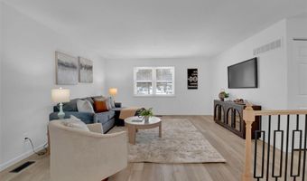 504 Thornlea Ct, Ballwin, MO 63011