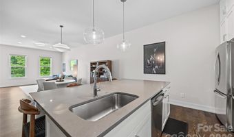4017 Plaza Row Ct, Charlotte, NC 28205