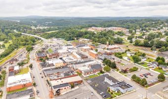 525 7th St, Altavista, VA 24517