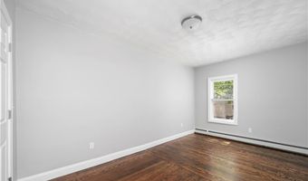 92 Spring St, Lincoln, RI 02838