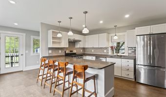7 John St, Belfast, ME 04915
