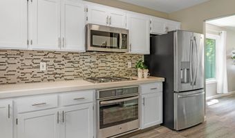 15067 Glendoveer Ct, Oregon City, OR 97045