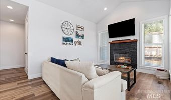412 Antonette Cir, Cascade, ID 83611