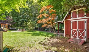 13 Provost Dr, Airmont, NY 10901