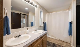 27404 E Ambassador Pr NE, Benton City, WA 99320
