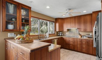 73-1218 MELOMELO St, Kailua Kona, HI 96740