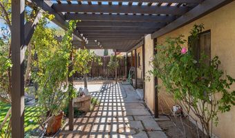 13411 Ivanpah Rd, Apple Valley, CA 92308