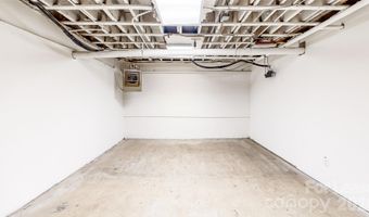 124 College St 100A, Asheville, NC 28801