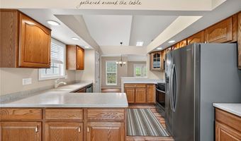 500 Glen Hollow Cir, Aurora, OH 44202