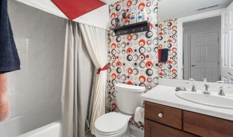 2 Dogwood Ct 2, Middlebury, CT 06762