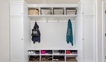 144 COWBIRD St, Lake Frederick, VA 22630