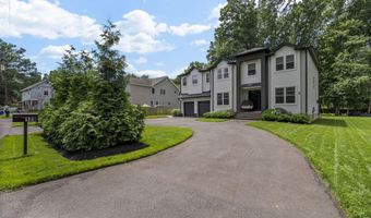 129 Magnolia Ln, Middletown, NJ 07748