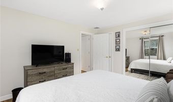 7 Jencks Rd, Cumberland, RI 02864