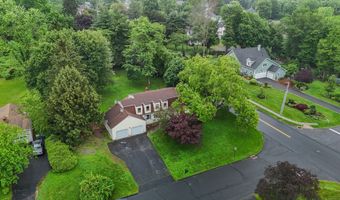 2 Sequoia Dr, Cromwell, CT 06416