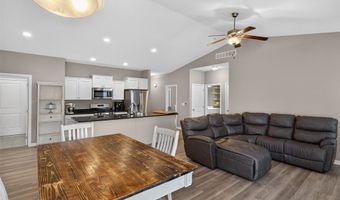 1617 12th St SE, Altoona, IA 50009