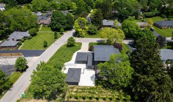 2777 Donna Dr, Columbus, OH 43220