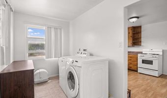 402-4 Santa Barbara St, Oceanside, CA 92058