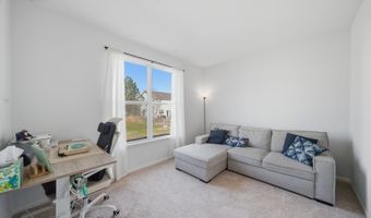 510 Golden Valley Ln, Algonquin, IL 60102