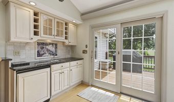24 MANOR KNOLL Ct, Baldwin, MD 21013