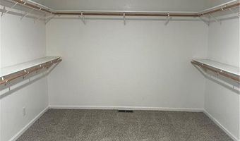 14096 Mitchell Ct, Basehor, KS 66007