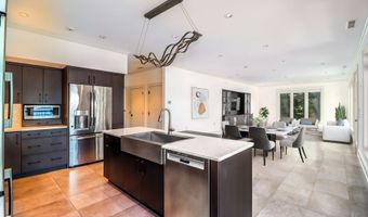 13 Kellogg St, Brookfield, CT 06804