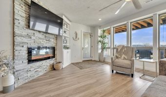 570 Linden Dr 104, Arnolds Park, IA 51331