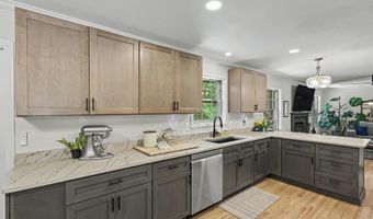 874 W Cunningham St, Alcoa, TN 37701
