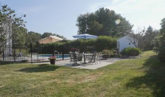 18 Carriage Dr, Burlington, CT 06013
