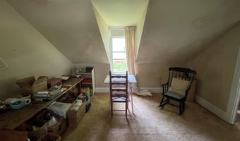 17 James St, Bangor, ME 04401