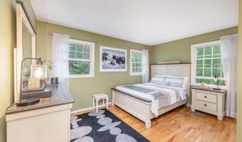 5 Emerald Dr, Alloway, NJ 07422