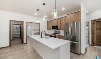 2413 E Tinley St, Brandon, SD 57005
