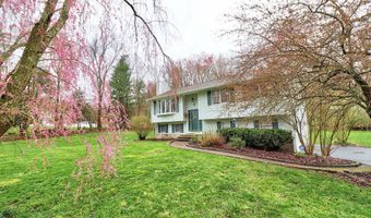 615 Long Meadow Rd, Middlebury, CT 06762