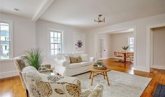 21 Townsend St, Barrington, RI 02806