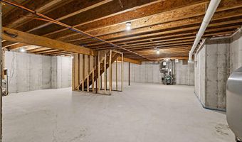 25 Lake Grove Ln, Auburn, ME 04210