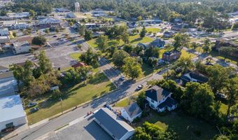 66 Weaver St, Baxley, GA 31513