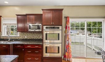 528 Vanderbilt Ave, Bayville, NJ 08721