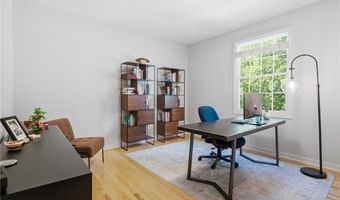 780 S Sussex Ct, Aurora, OH 44202