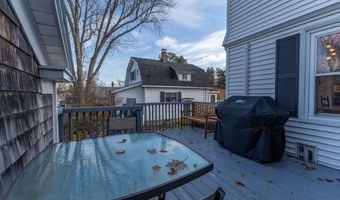 28 Mountainview Ave, Bangor, ME 04401