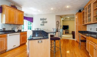 38 Mark Dr, Lincoln, RI 02865