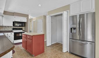 19368 Triple Crown Dr, Abingdon, VA 24211