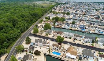 54 Storm Jib Ct, Bayville, NJ 08721