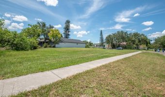 102 LOOKOUT Dr, Apollo Beach, FL 33572